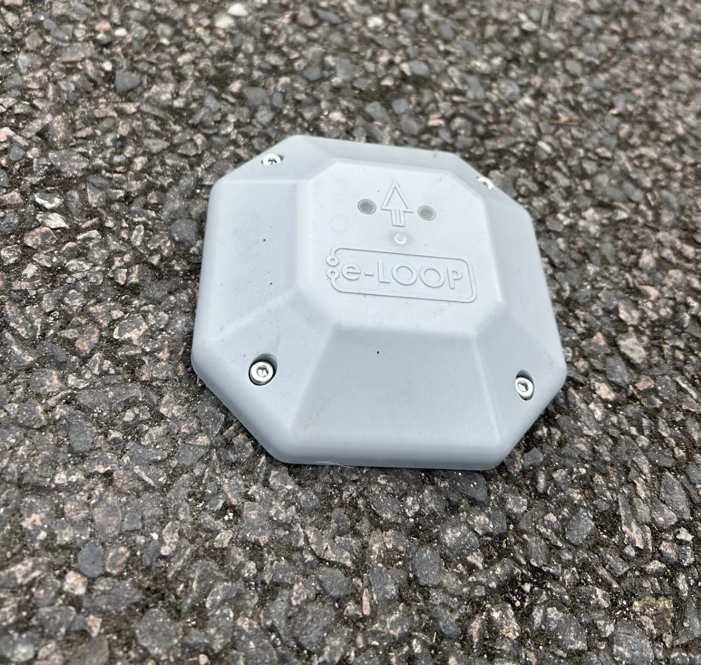 Wireless vehicle detection sensor for commercial electric gate access control in Scotland