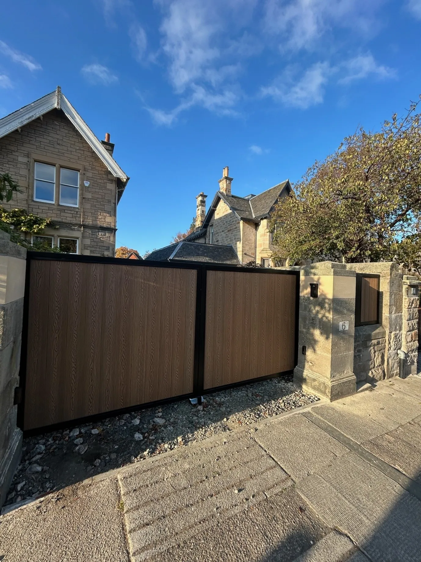 Electric Double Swing Gate with Roger Above Ground Motor - Ravelston Park, Edinburgh